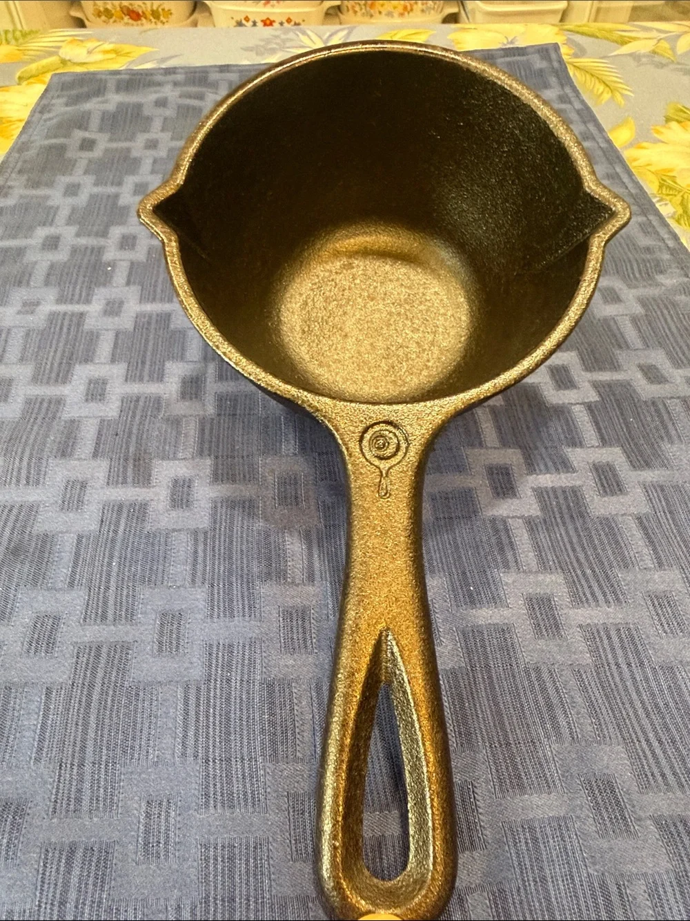 Cast Iron Pouring Saucepan in Black - Classic Kitchen Essential
